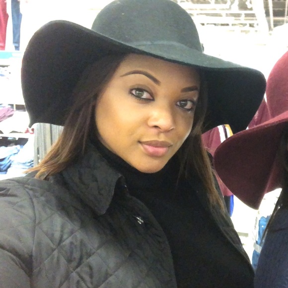 Meet your Posher, Danika - Picture 1 of 1